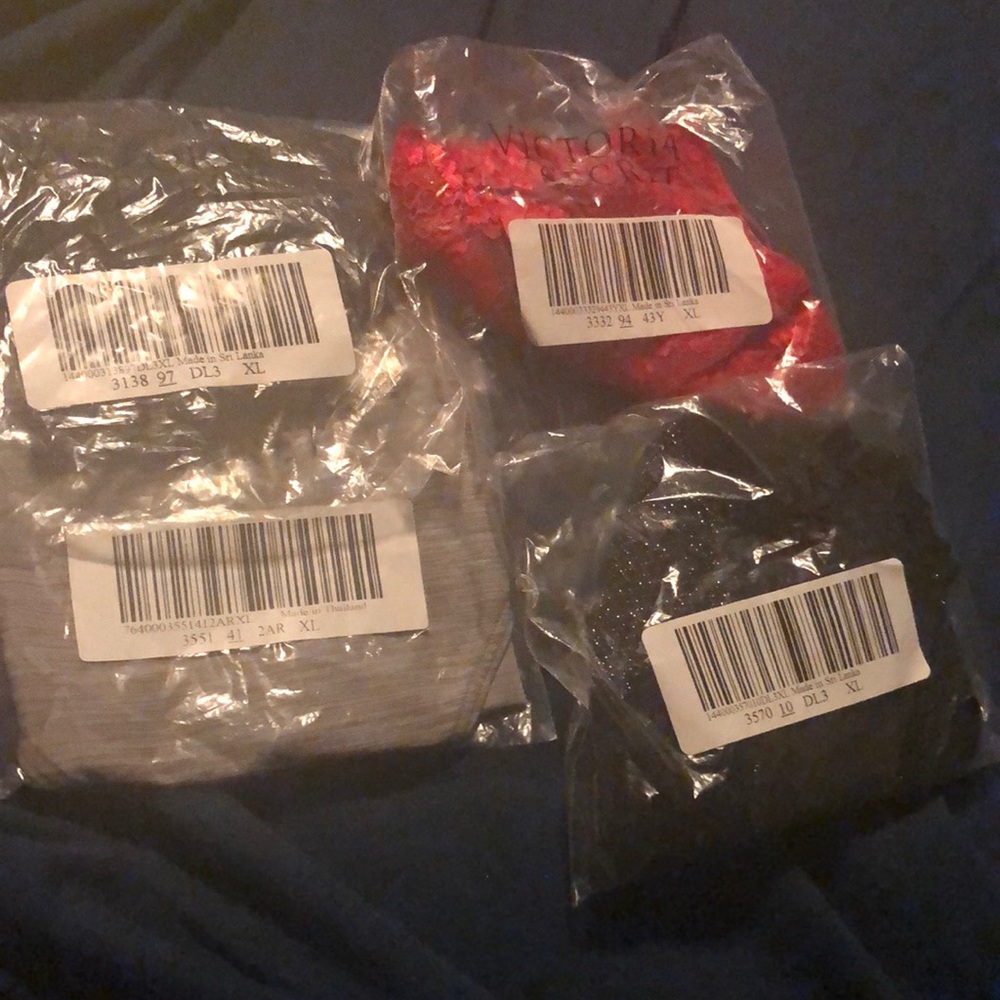 4 Victoria’s Secret panties